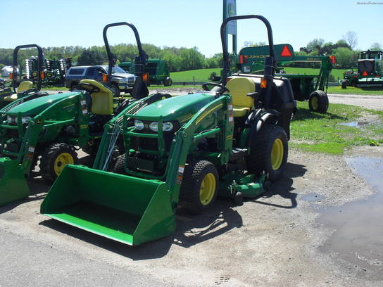 2008 John Deere 2320
