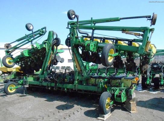  John Deere 24R22