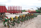  John Deere 825