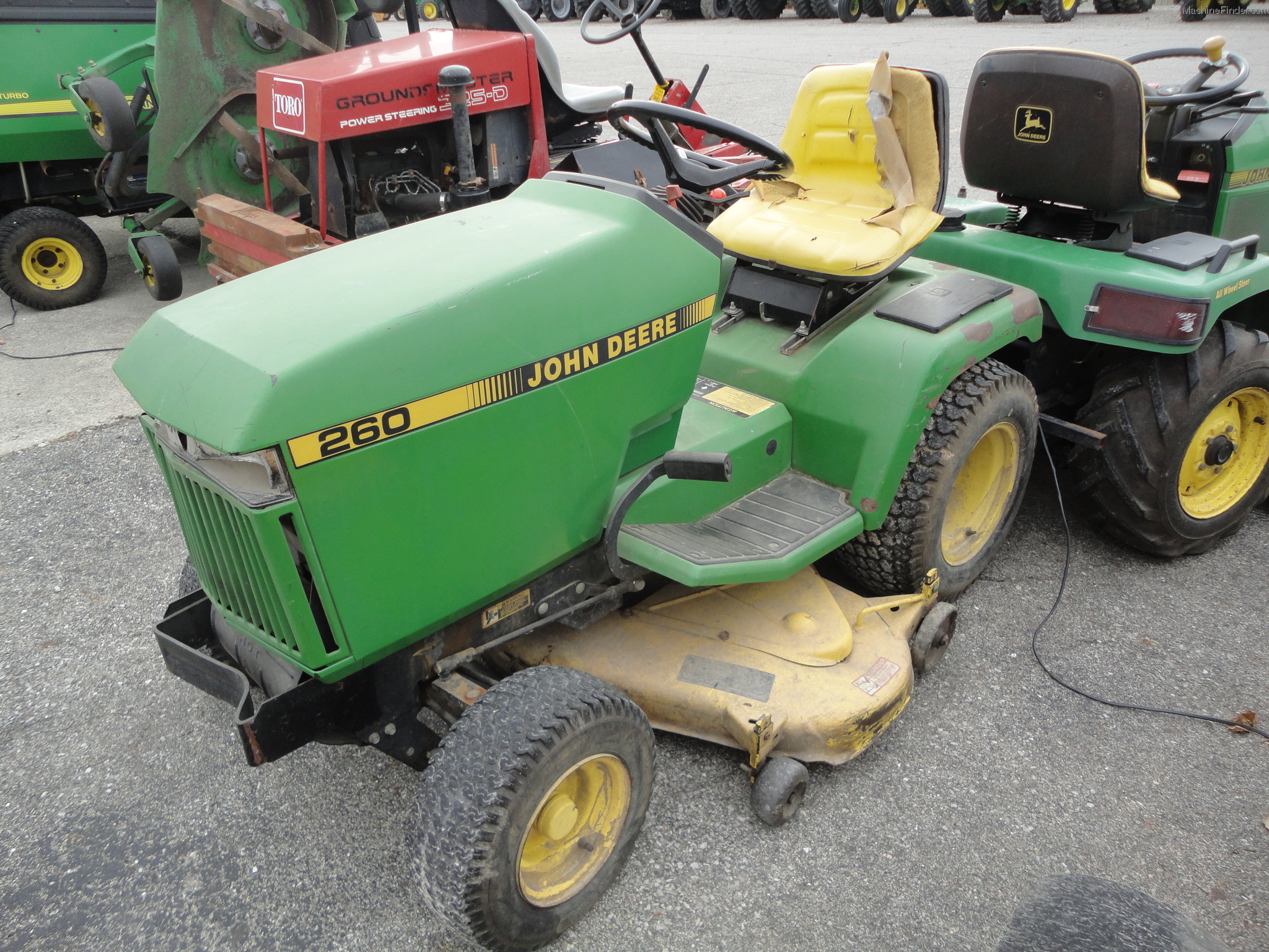 John Deere 260 Lawn & Garden and Commercial Mowing John Deere