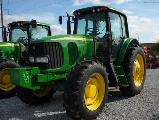 2005 John Deere 7520