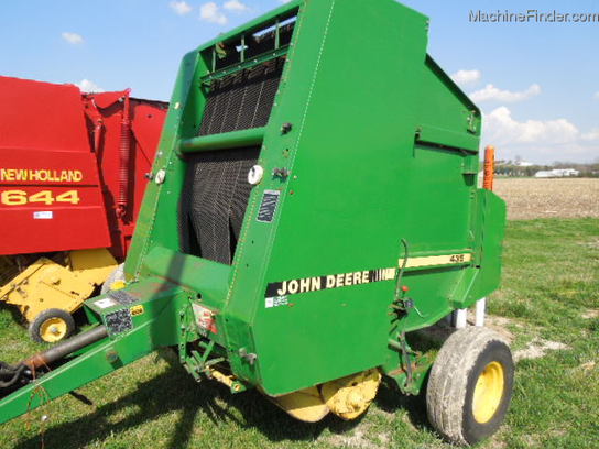 1990 John Deere 435