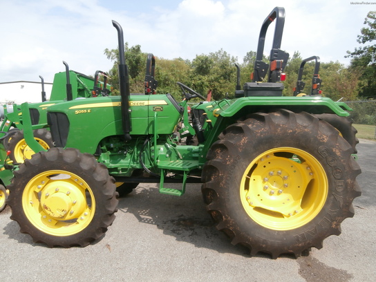 2011 John Deere 5055E