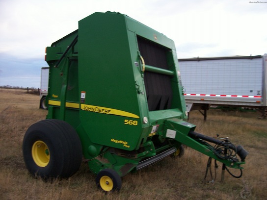 2009 John Deere 568