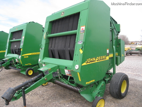 2001 John Deere 567