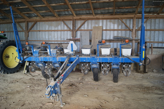 2010 Kinze 3000
