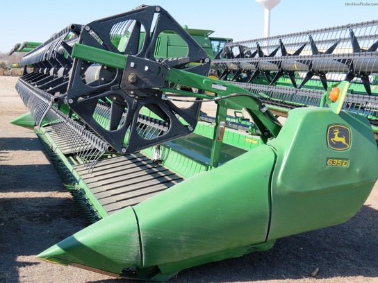 2011 John Deere 635D