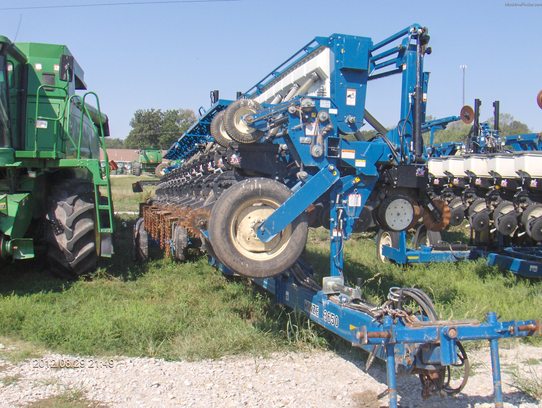 2007 Kinze 3650