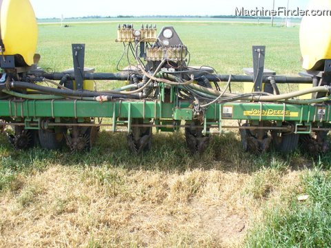 2005 John Deere 1700