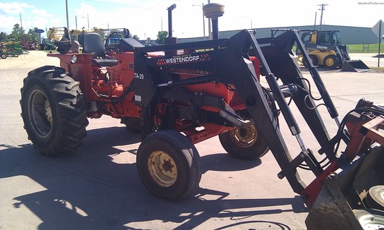 1974 Allis - Chalmers 185