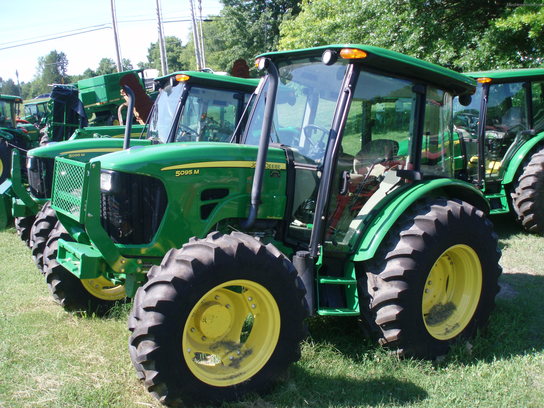 2011 John Deere 5095M