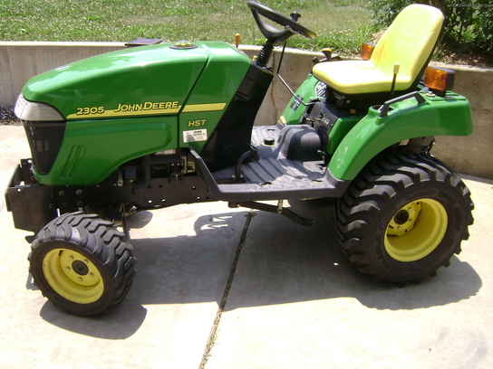 2007 John Deere 2305