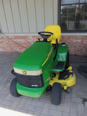 2000 John Deere LX277