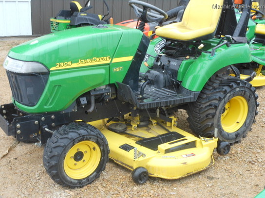 2006 John Deere 2305