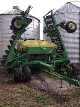 2003 John Deere 1690