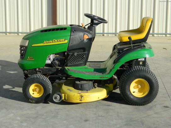 2005 John Deere L111