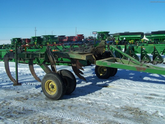  John Deere 915