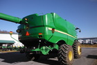  John Deere S680