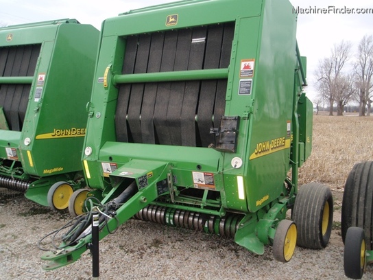 2001 John Deere 567