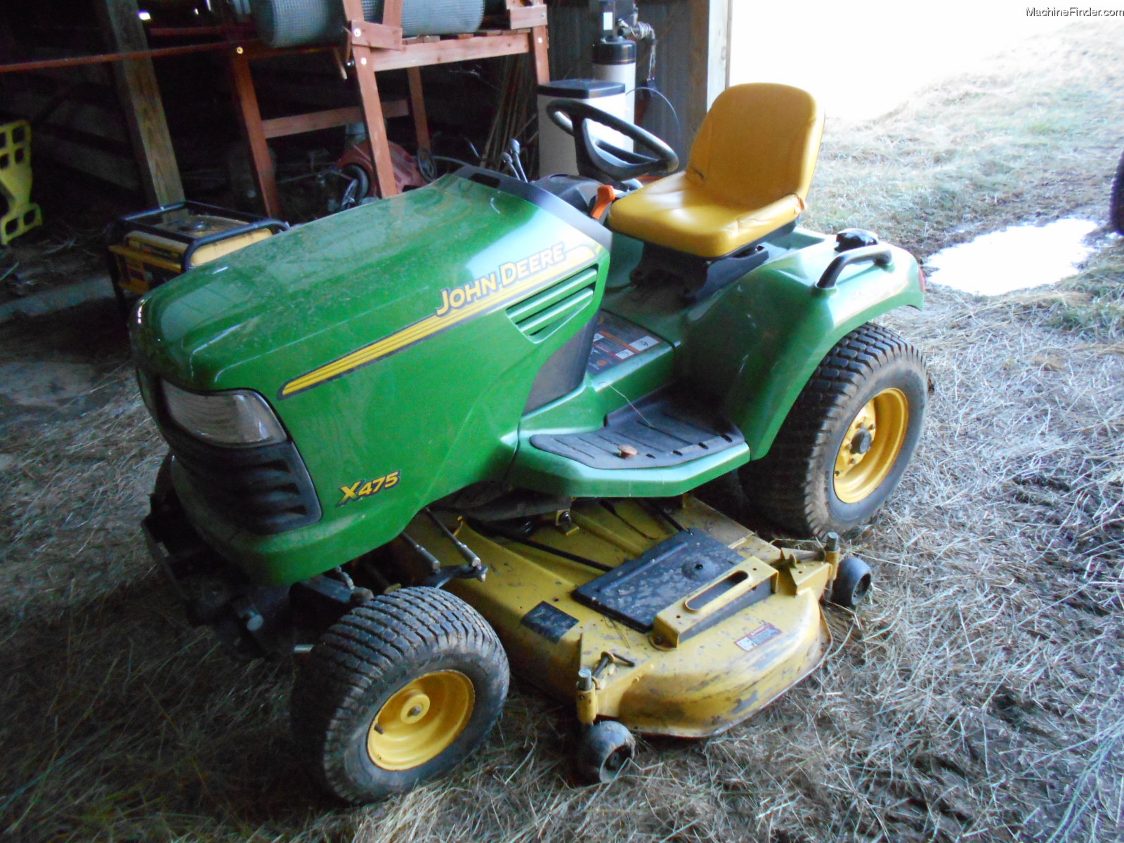 2004 John Deere X475 Lawn & Garden and Commercial Mowing John Deere