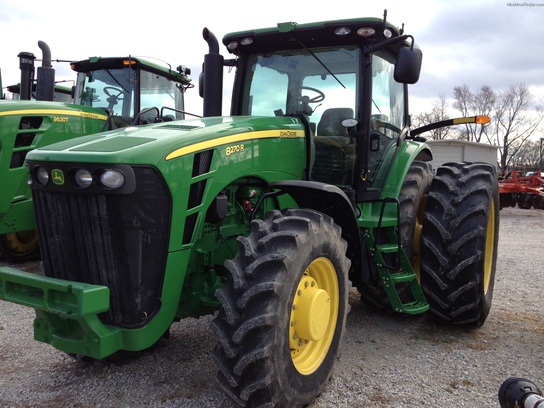 2010 John Deere 8270R