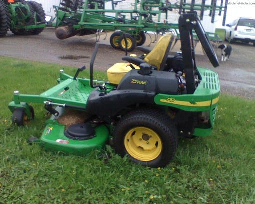 2005 John Deere 737