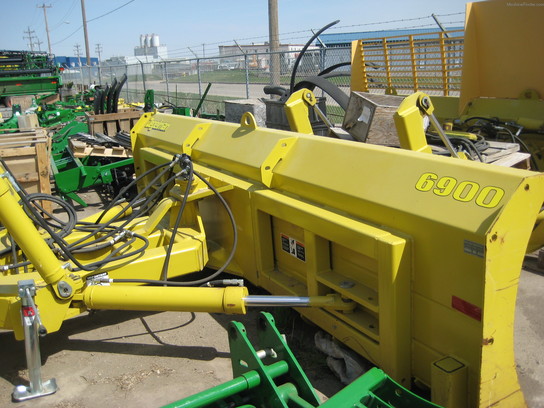 2009 Degelman 6900