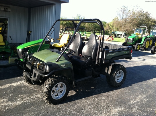 2010 John Deere 825I