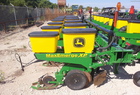 2011 John Deere 1700