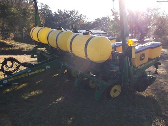 2009 John Deere 1750