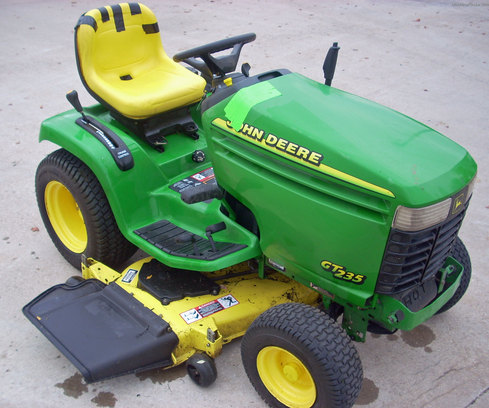 2001 John Deere GT235