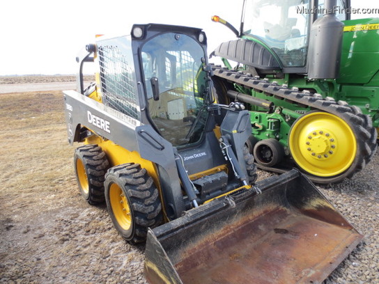 2010 John Deere 318D