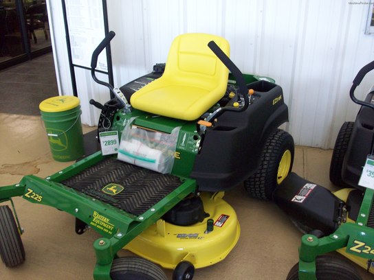 2013 John Deere Z225