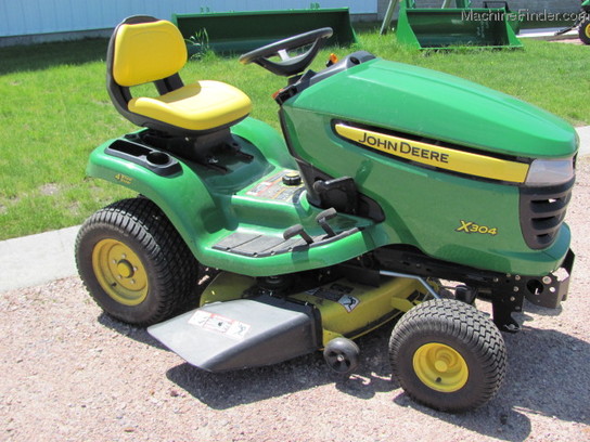 2011 John Deere X304