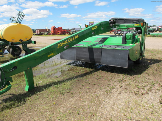 2006 John Deere 735
