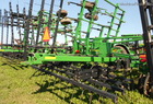 2011 John Deere 2210