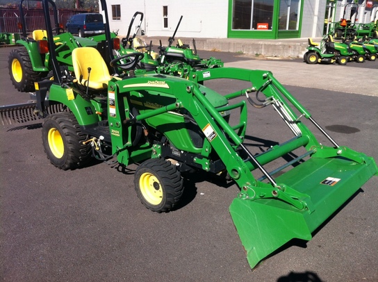 2007 John Deere 2305