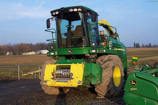 2007 John Deere 7400