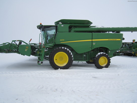 2012 John Deere S670