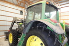 2005 John Deere 7520 Cab