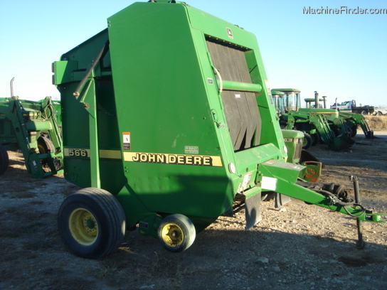 2000 John Deere 566