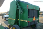 2000 John Deere 566