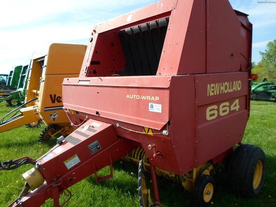 1996 New Holland 664