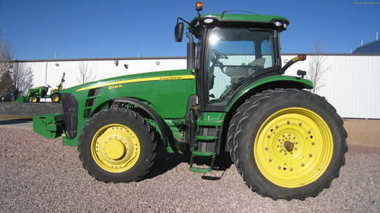 2010 John Deere 8225R