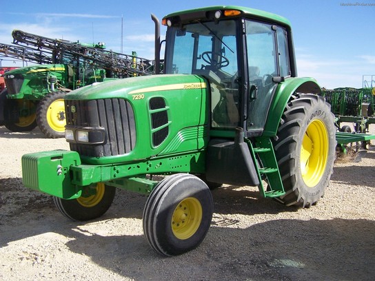 2009 John Deere 7230
