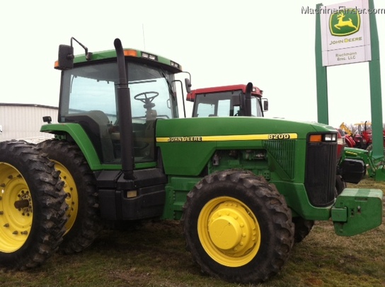 1996 John Deere 8200