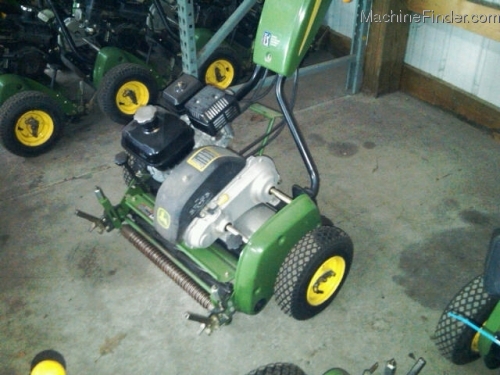  John Deere 220B