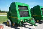 1998 John Deere 566