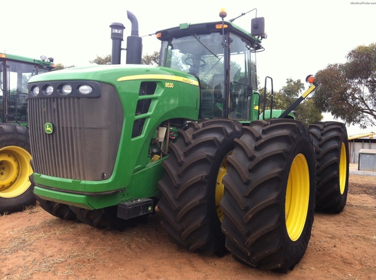 2011 John Deere 9530