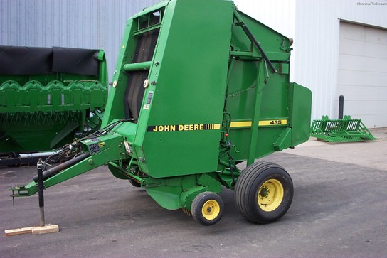 1996 John Deere 435